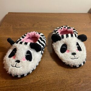 Panda Kids Slippers - Black‎ and White, Size 5-6/Small